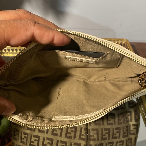 Fendi wristlet - Picture 5 of 11